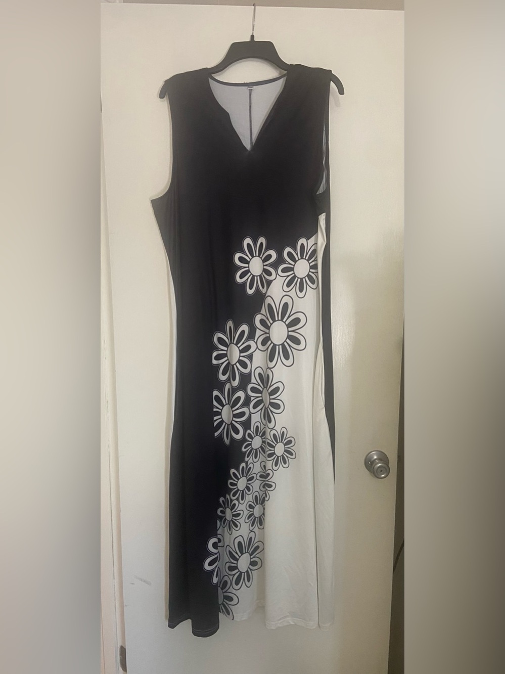 Black & White Floral Sleeveless Maxi Dress